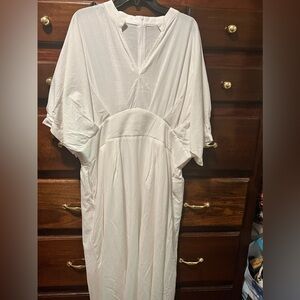 Beautiful white dress!